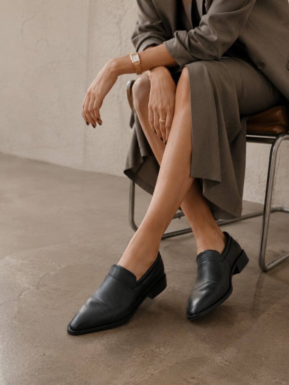 Tony Bianco Black Leather Pointed Toe Loafers Shoes Low Block Heel Women's 6.5